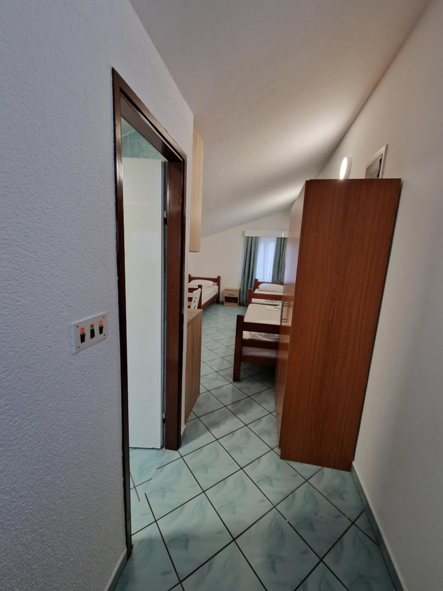 Pool Apartments Knezevic Novaglia Esterno foto