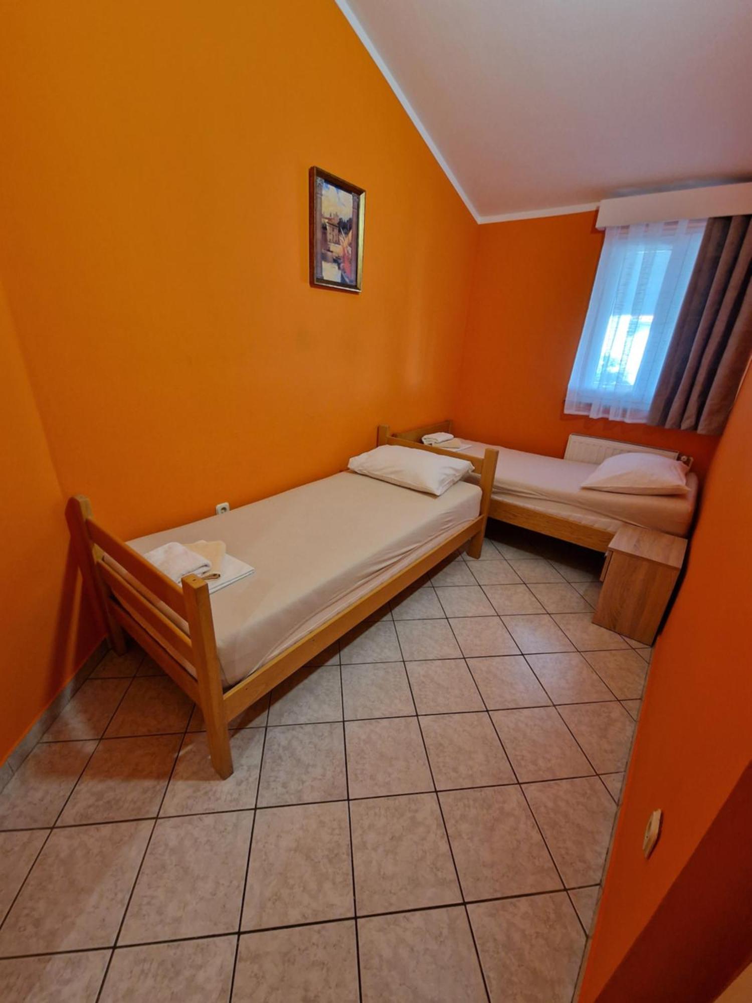 Pool Apartments Knezevic Novaglia Esterno foto